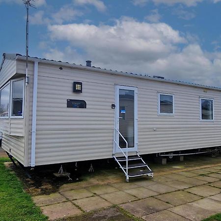 8 Berth Caravan For Hire At Manor Park Near To A Great Beach Ref 23041C Hunstanton Bagian luar foto