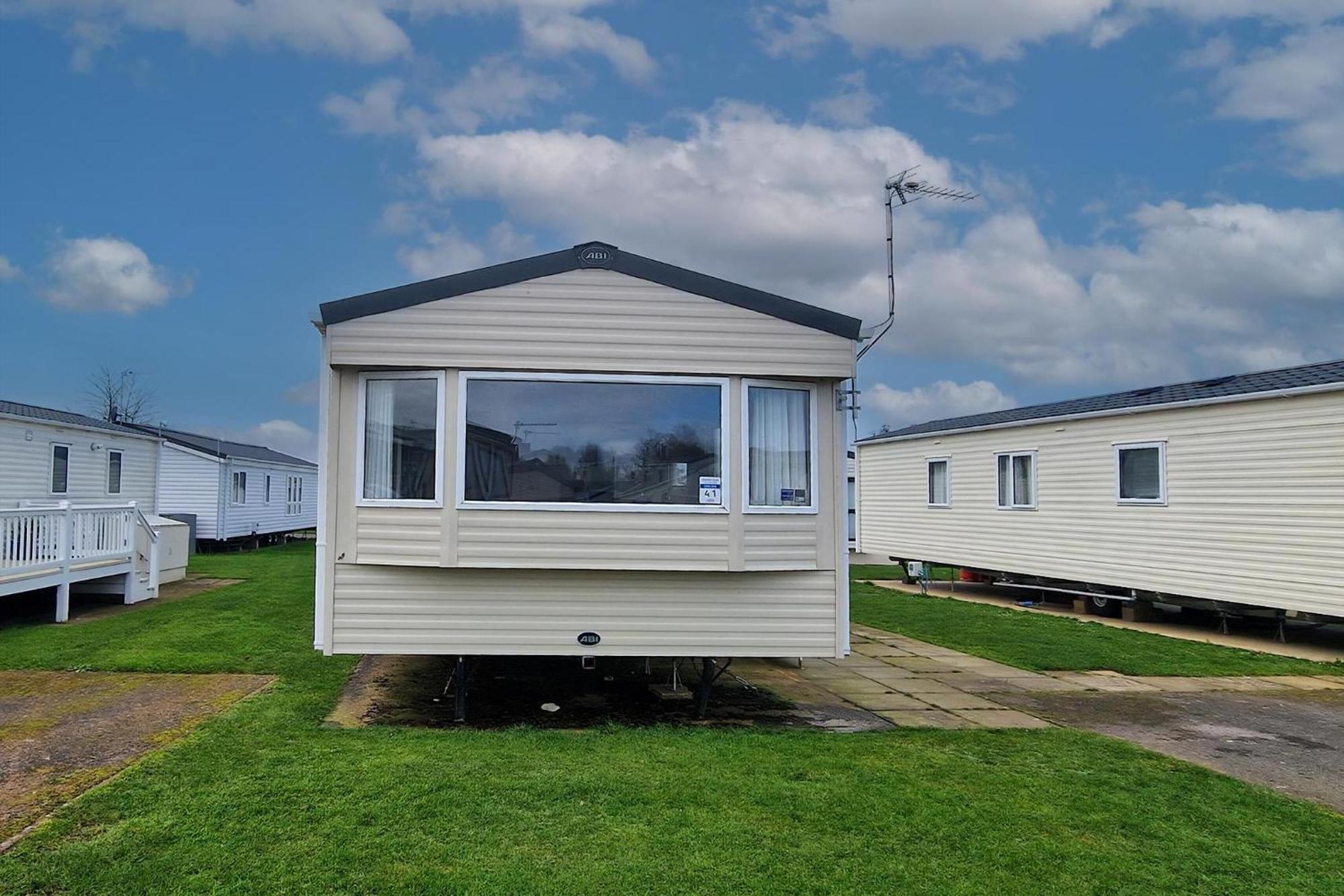 8 Berth Caravan For Hire At Manor Park Near To A Great Beach Ref 23041C Hunstanton Bagian luar foto